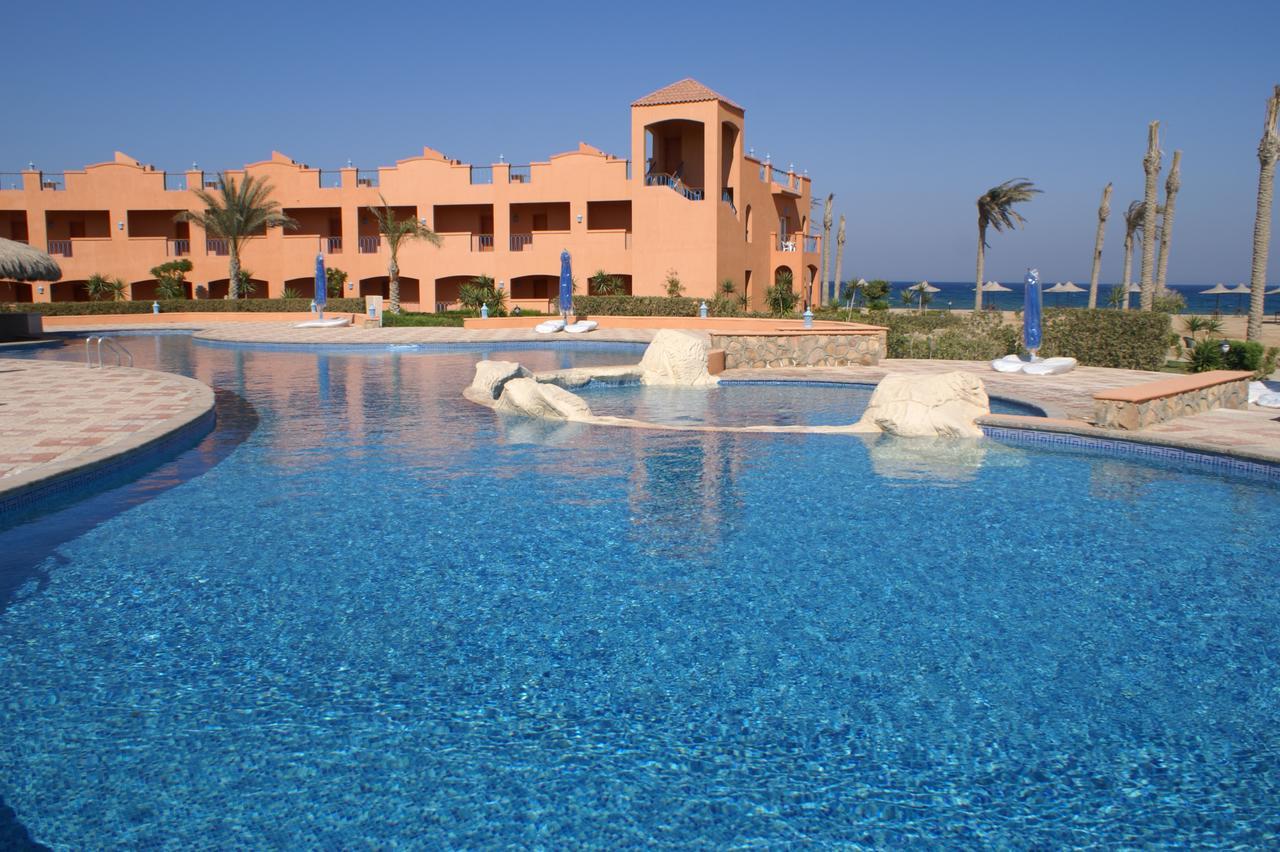 Savanna Empire Spa & Resort Ataqah Екстериор снимка