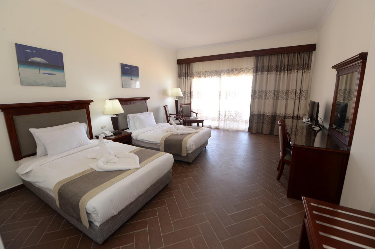 Savanna Empire Spa & Resort Ataqah Екстериор снимка