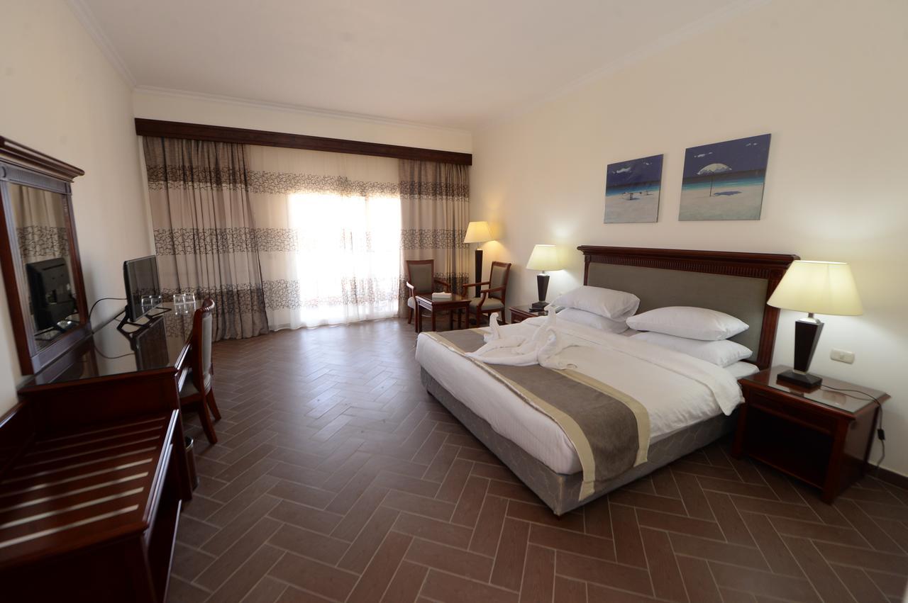Savanna Empire Spa & Resort Ataqah Екстериор снимка